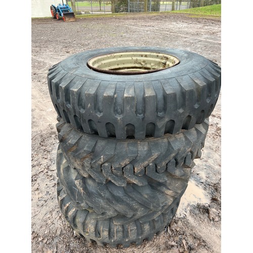 268 - Massey Ferguson wheels and tyres 1300-24, cast iron centres - 4