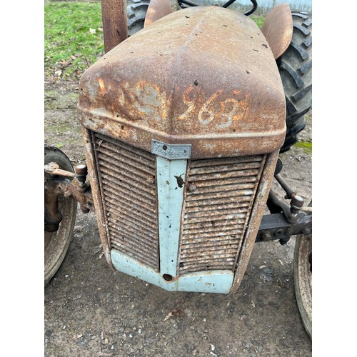 376 - Ferguson TEF tractor. 1953. Been laid up for 8 years, starts and drives. C/w Ferguson Epicyclic redu... 