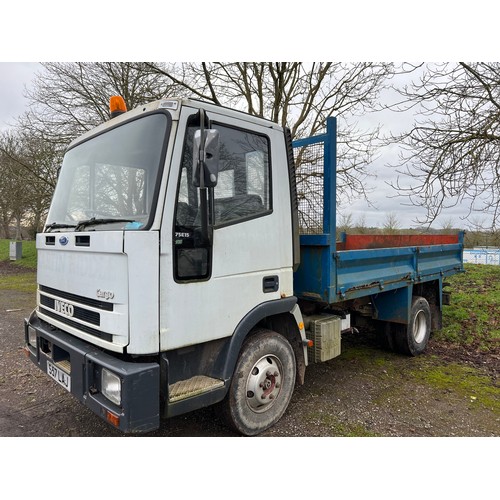 416 - Iveco 7.5 tipper lorry. Will run but has a flat battery. No V5. Keys in office