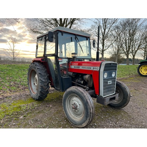 371 - Massey Ferguson 240 tractor. 1983. Showing 7000 hours. In excellent original condition