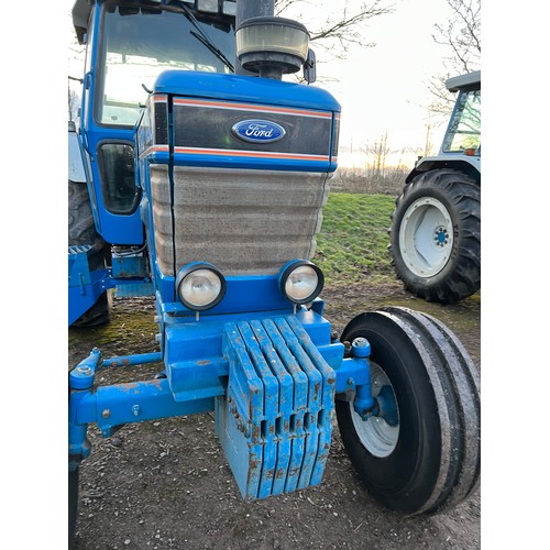 372 - Ford 8210 2WD Super Q tractor. 1988. Showing 7500 hours. Very nice original tractor