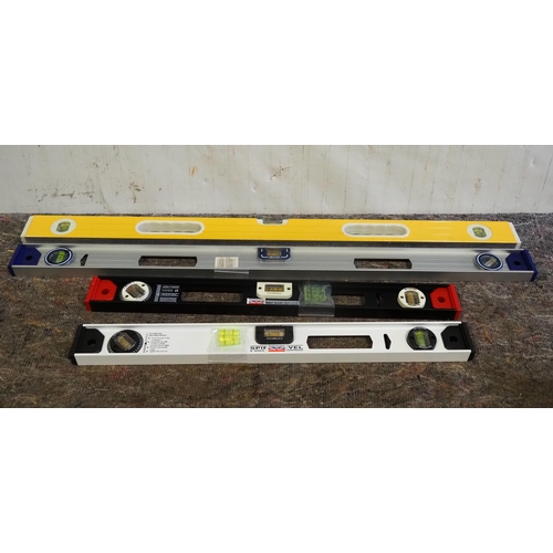 724 - 4 Spirit levels - 3ft and 2ft