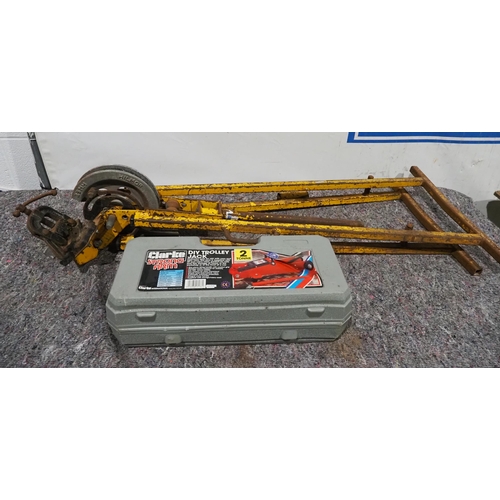 654 - Clarke 2 tonne trolley jack and pipe bender