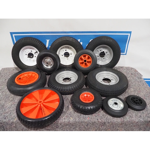 705 - Assorted trailer wheels, etc.