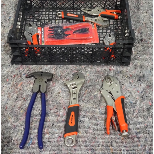 791 - 8 Fencing pliers, grips and spanners