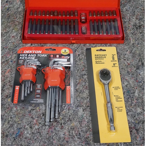 796 - 40 Piece bit set, hex keys and ratchet