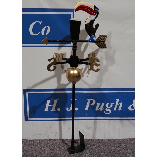 826 - Guinness toucan weathervane 42