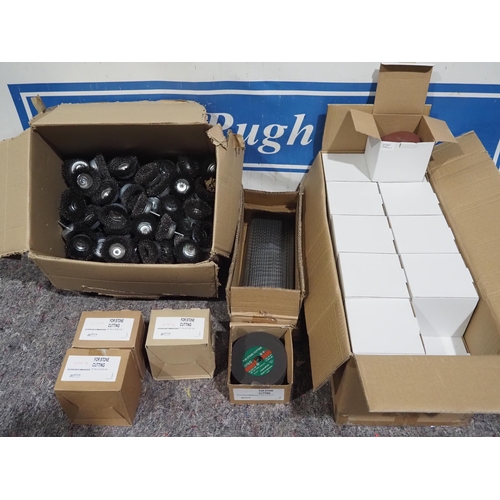 1283 - Large quantity of assorted wire wheels, grinding pads, drill bits and stone grinding discs