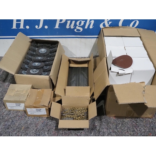 1285 - Large quantity of assorted wire wheels, stone cutting discs and drill bits