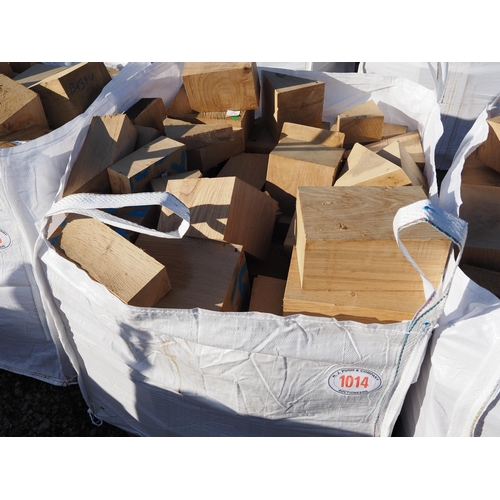 1014 - Bag of hardwood offcuts