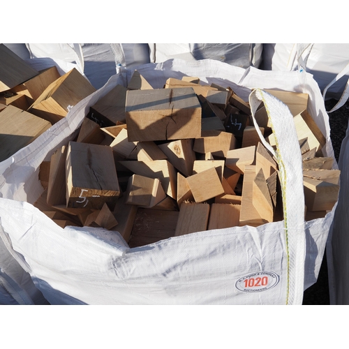 1020 - Bag of hardwood offcuts