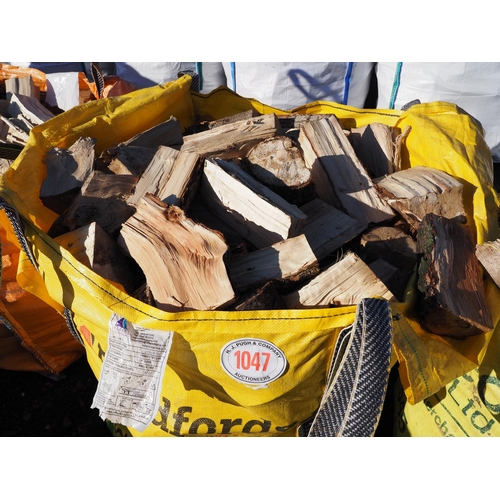 1047 - Bag of hardwood offcuts