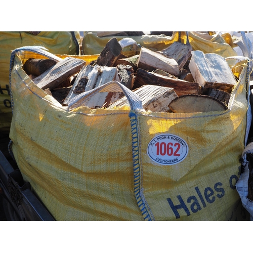 1062 - Bag of hardwood offcuts