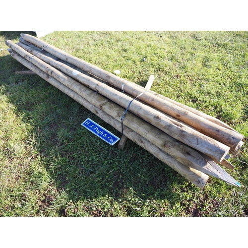 1088 - Round fencing stakes 12ft - 10