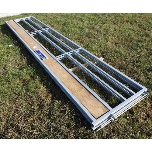 1097 - Galvanised sheep barrier 15ft - 2