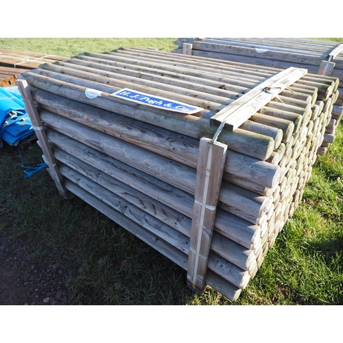 1133 - Round stakes 6ft x 3½