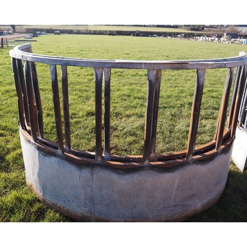 1248 - Cattle ring feeder