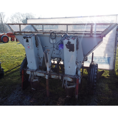 1383 - Reekie RMPZ potato planter, 1999