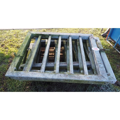 1388 - Heavy duty 4ft galvanised gates