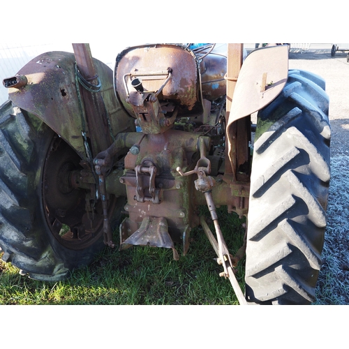 1394 - Fordson Super Major tractor c/w rear wheel weights and roll bar. Good restoration project