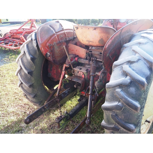 1423 - David Brown 990 tractor and loader, 1962. Runner. Reg. 661 AVJ. V5 in office