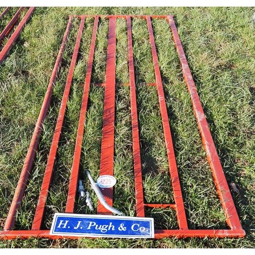 1225 - Red painted metal gates 8ft