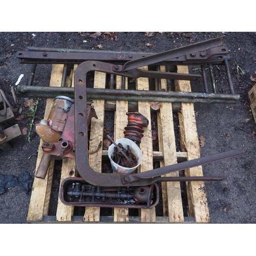 409 - Farmall H spares to include air cleaner etc