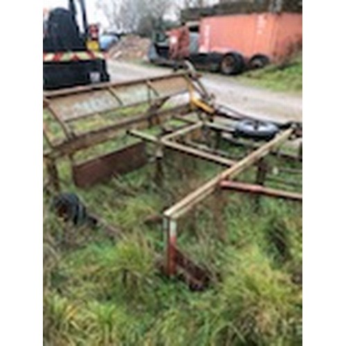 470 - Cooks flat 8 bale sledge with hydraulic tail gate