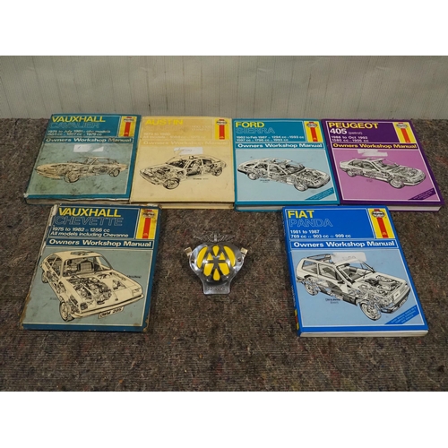 134 - Haynes car manuals and AA car badge