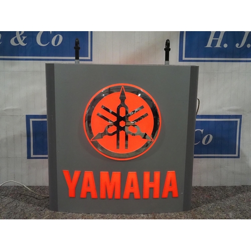 151 - Double sided illuminated sign - Yamaha 29.5x29.5