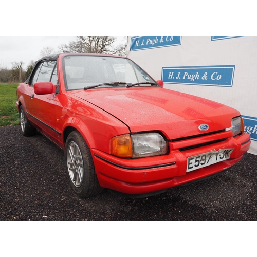 417 - Ford Escort XR3i Cabriolet, 1988, 1597cc.
Spares or repairs.
Reg. E597 YJK. V5 and keys