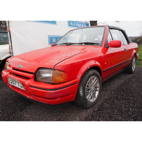 417 - Ford Escort XR3i Cabriolet, 1988, 1597cc.
Spares or repairs.
Reg. E597 YJK. V5 and keys