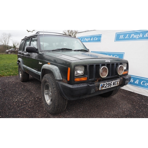 418 - Jeep Cherokee Sport, 1998, 2499cc.
Runs and drives, needs some welding for MOT.
Reg. R296 MEC. V5 an... 