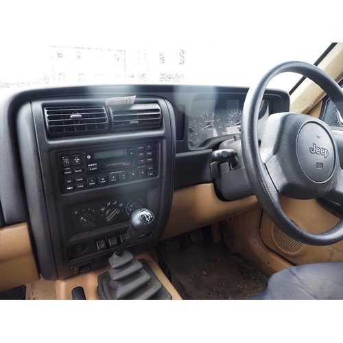 418 - Jeep Cherokee Sport, 1998, 2499cc.
Runs and drives, needs some welding for MOT.
Reg. R296 MEC. V5 an... 