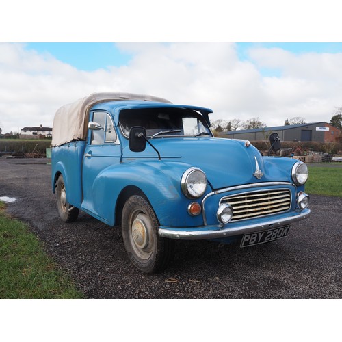 423 - Austin-Morris pick up. 1972. 
Runs and drives, petrol engine. 
Reg. PBY 280K. V5 and keys