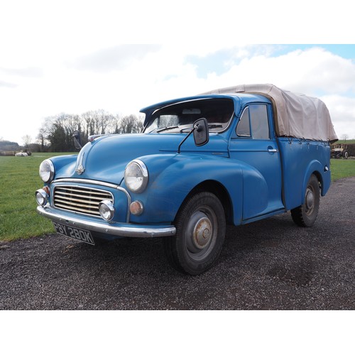 423 - Austin-Morris pick up. 1972. 
Runs and drives, petrol engine. 
Reg. PBY 280K. V5 and keys