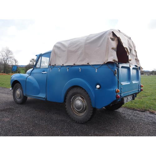 423 - Austin-Morris pick up. 1972. 
Runs and drives, petrol engine. 
Reg. PBY 280K. V5 and keys