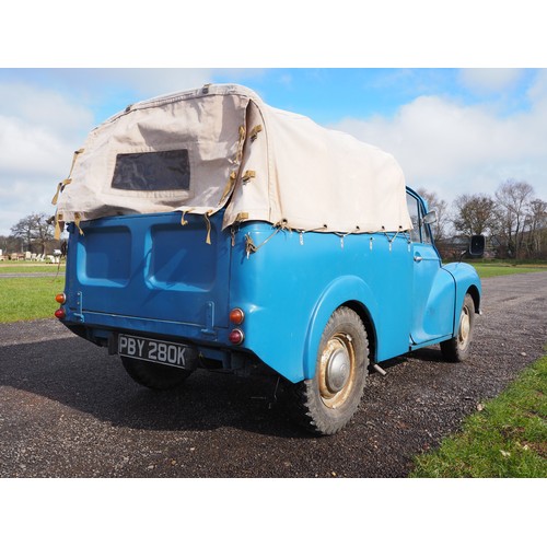 423 - Austin-Morris pick up. 1972. 
Runs and drives, petrol engine. 
Reg. PBY 280K. V5 and keys