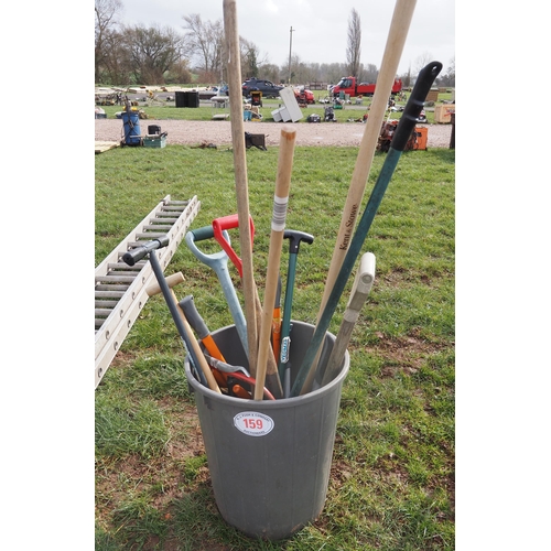 159 - Quantity of garden hand tools