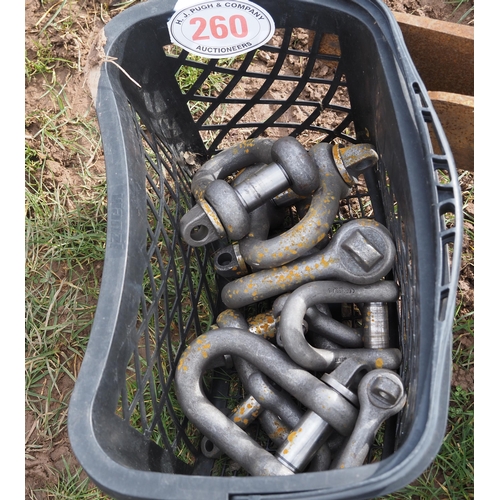 260 - Quantity of shackles