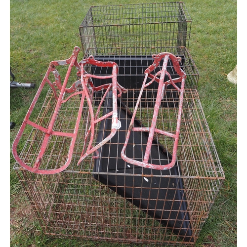 417 - Animal cages and saddle racks