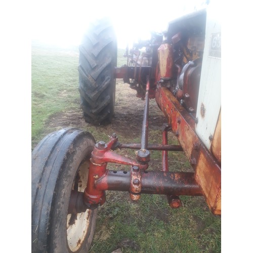 1751 - International 634 tractor. Starts and runs well. Low hours, smokes on start up. Vendor says prior to... 