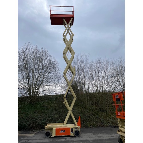 1484 - JLG platform scissor lift. Platform lift is 10 meters. 2014. Working order