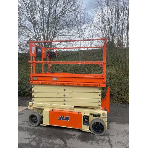 1484 - JLG platform scissor lift. Platform lift is 10 meters. 2014. Working order