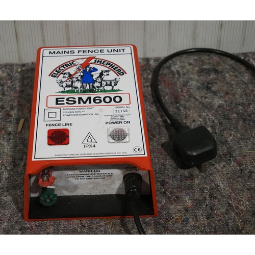 555 - Rutland ESM600 mains energiser