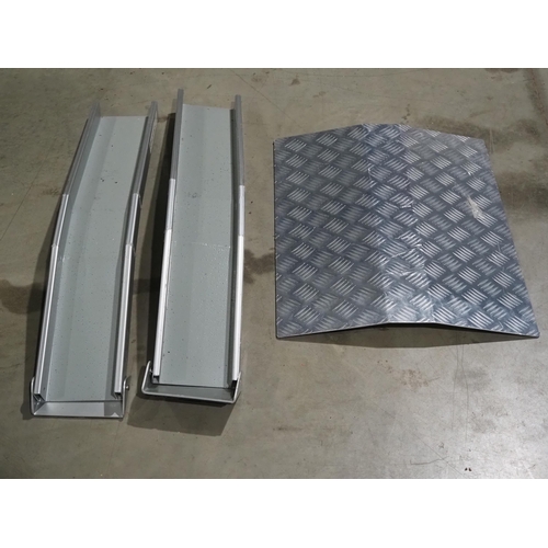 578 - 2 - Small car boot ramps and aluminium ramp