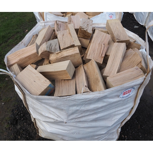 1035 - Bag of hardwood offcuts