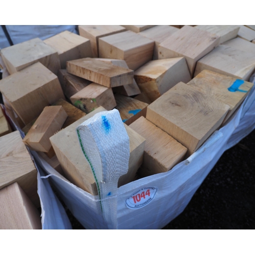 1044 - Bag of hardwood offcuts