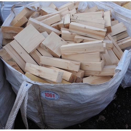 1061 - Bag of softwood offcuts