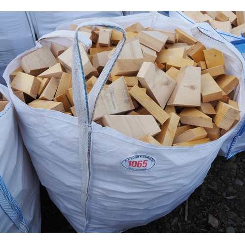 1065 - Bag of softwood offcuts